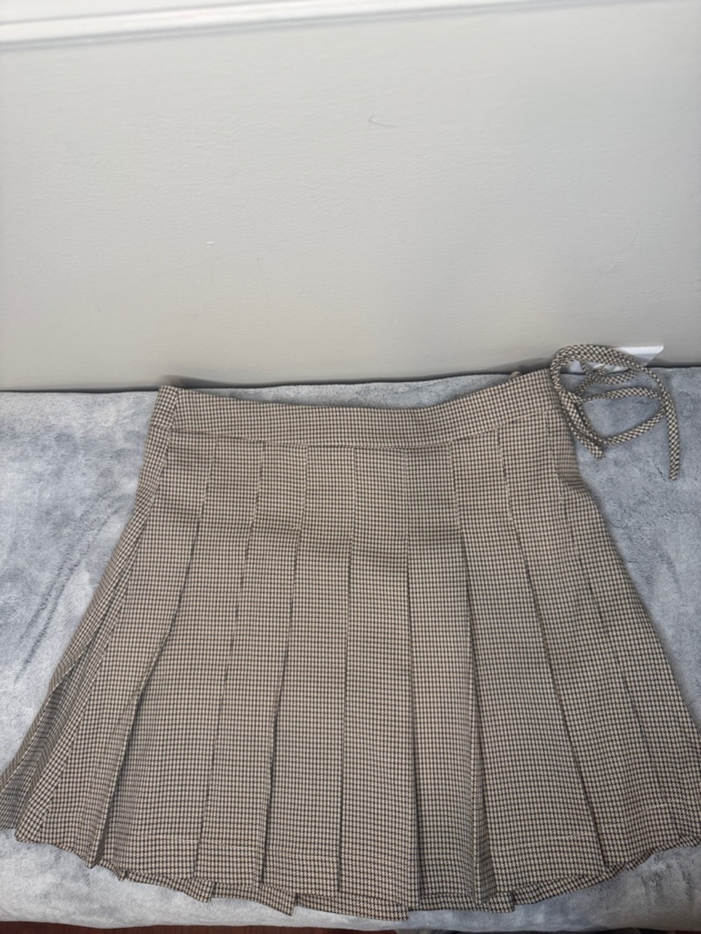Francesca’s Hannah Brown & Tan Pleated Plaid Mini Skirt - Size Medium